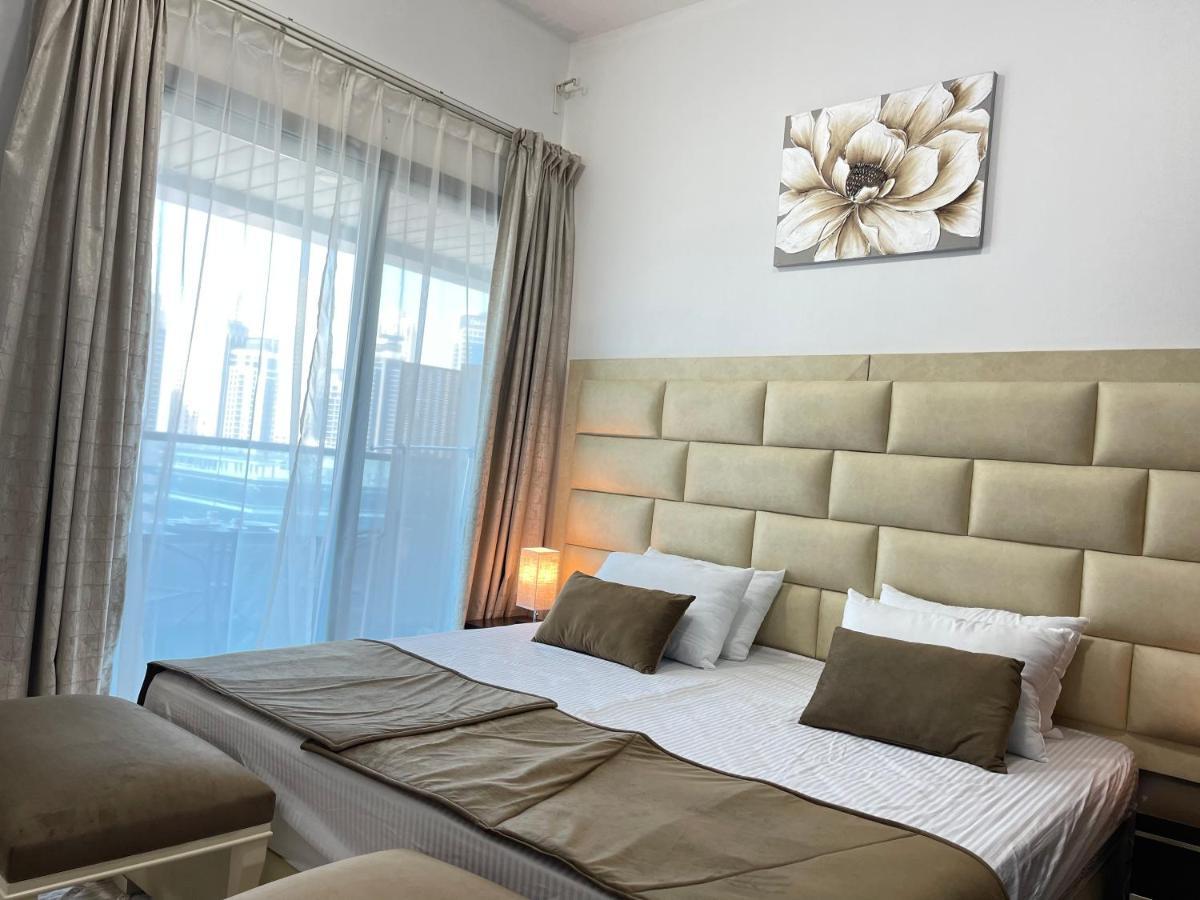 Private Gorgeous Room With Marina View With Shared Kitchen 두바이 외부 사진