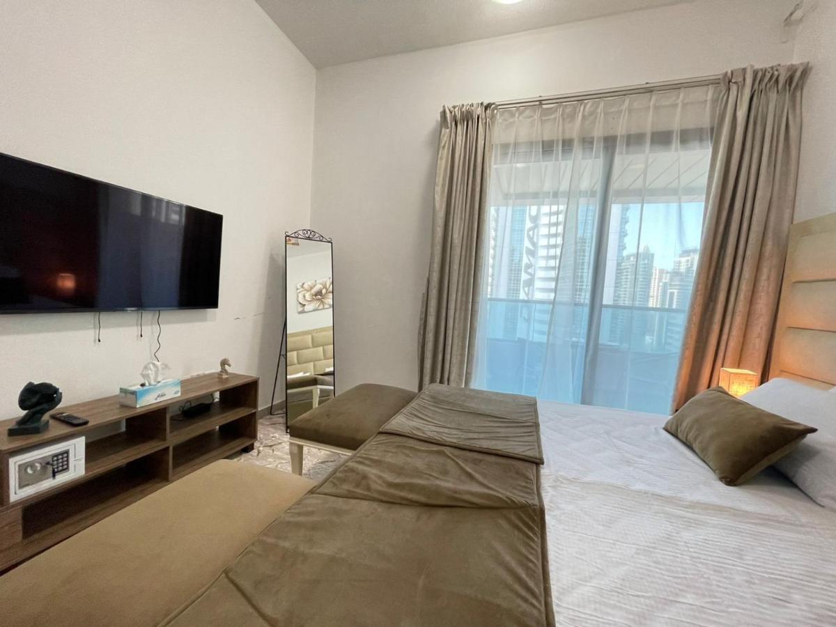 Private Gorgeous Room With Marina View With Shared Kitchen In Shared Apartment 두바이 외부 사진