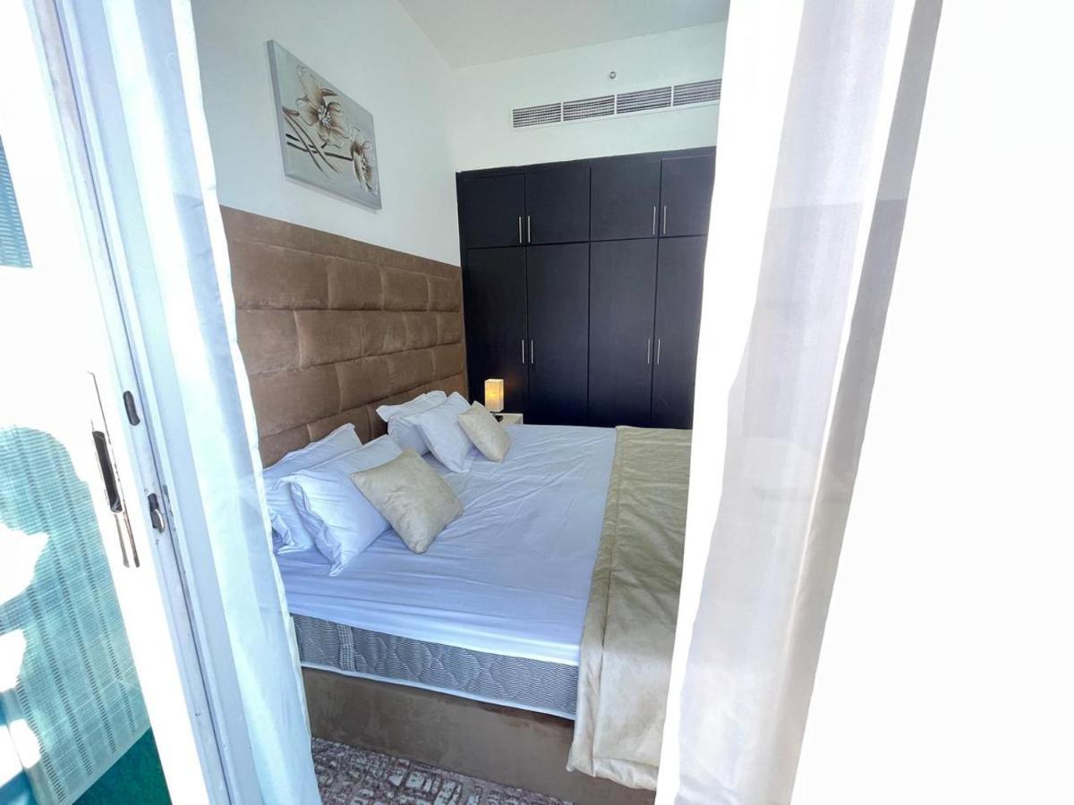 Private Gorgeous Room With Marina View With Shared Kitchen 두바이 외부 사진